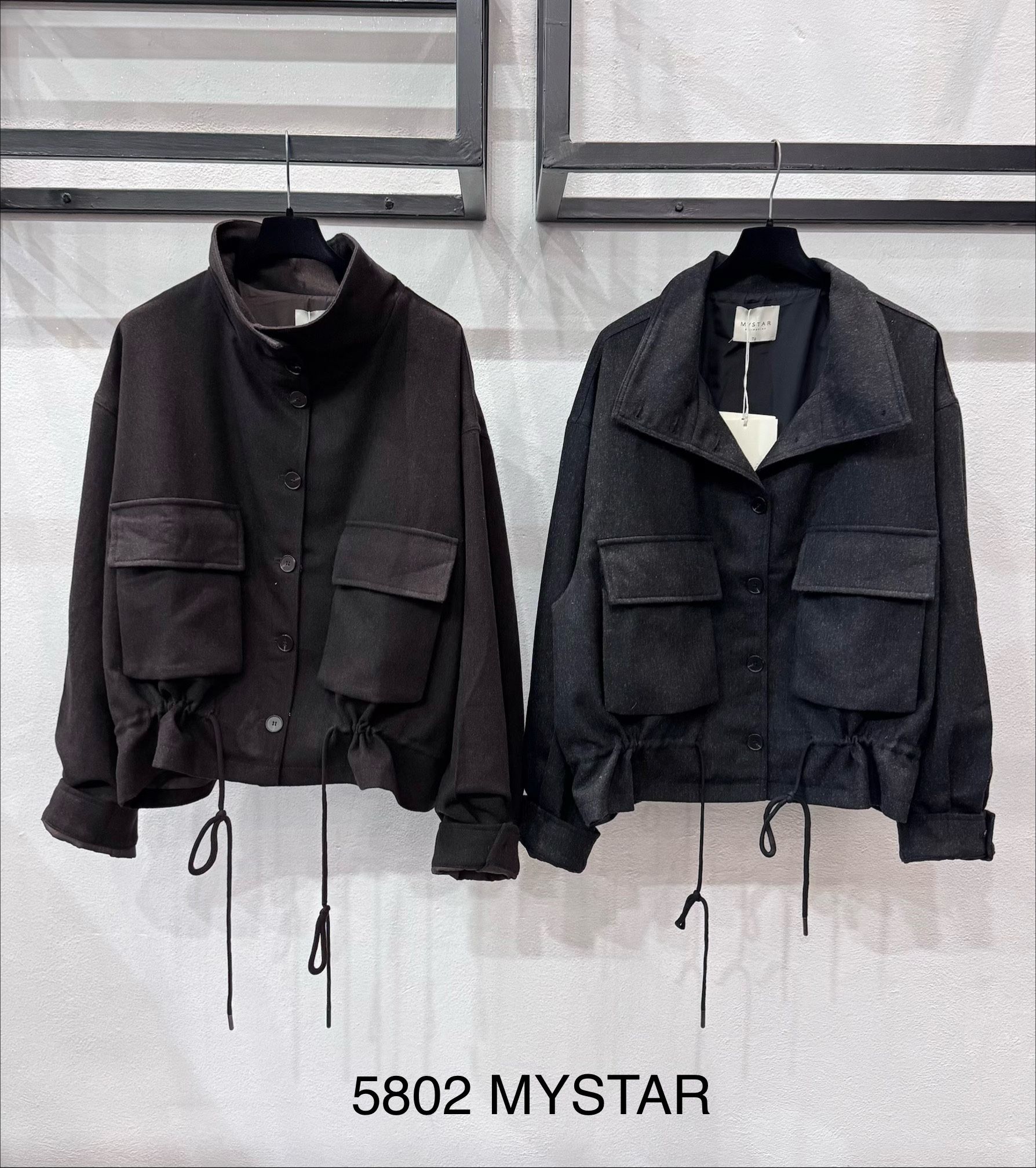 Lockere Jacke mit Kordelzug