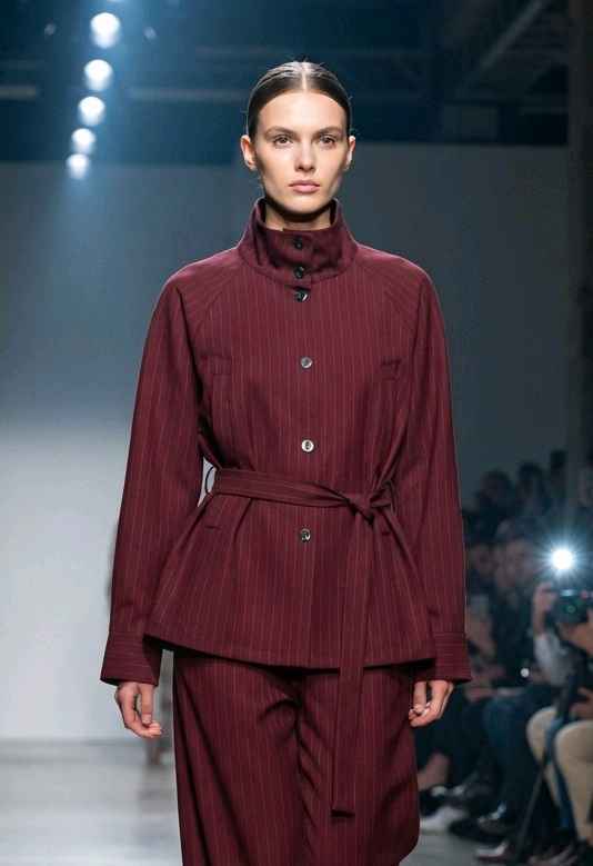 Taillierter Blazer mit Streifen