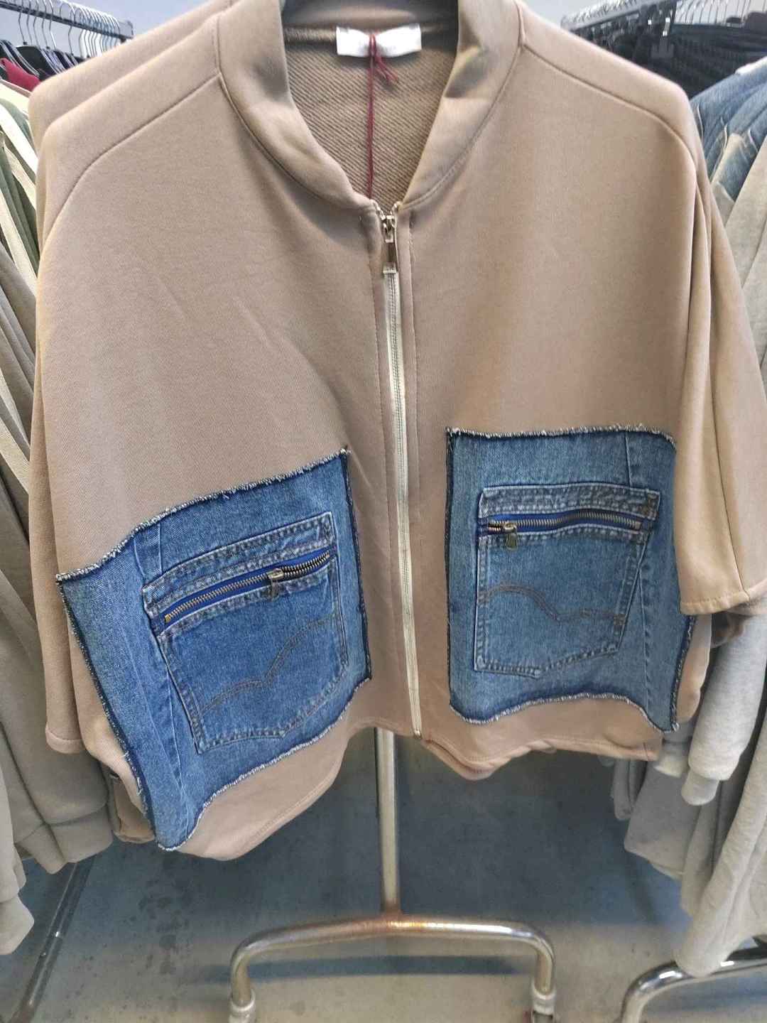 Lockeres Sweatshirt mit Halb-Rolli