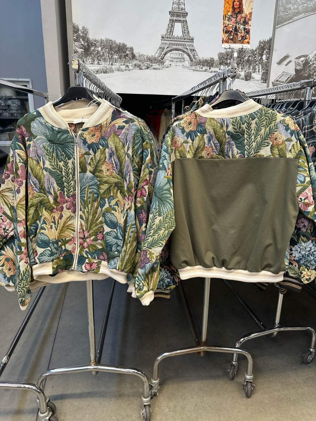Bomberjacke mit großem Muster