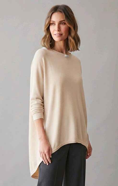 Lässiger langer Pullover mit Hi‑Lo Saum
