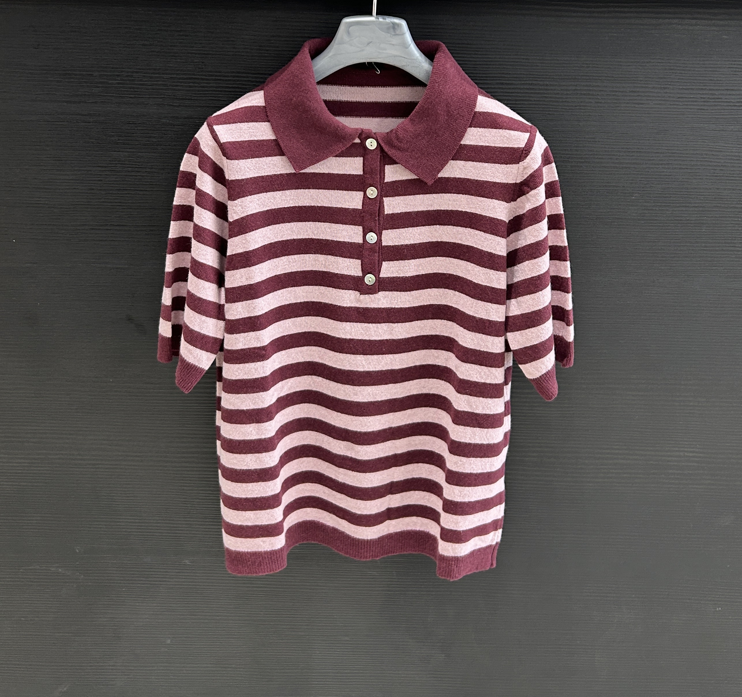 Gestreifter Polo-Pullover