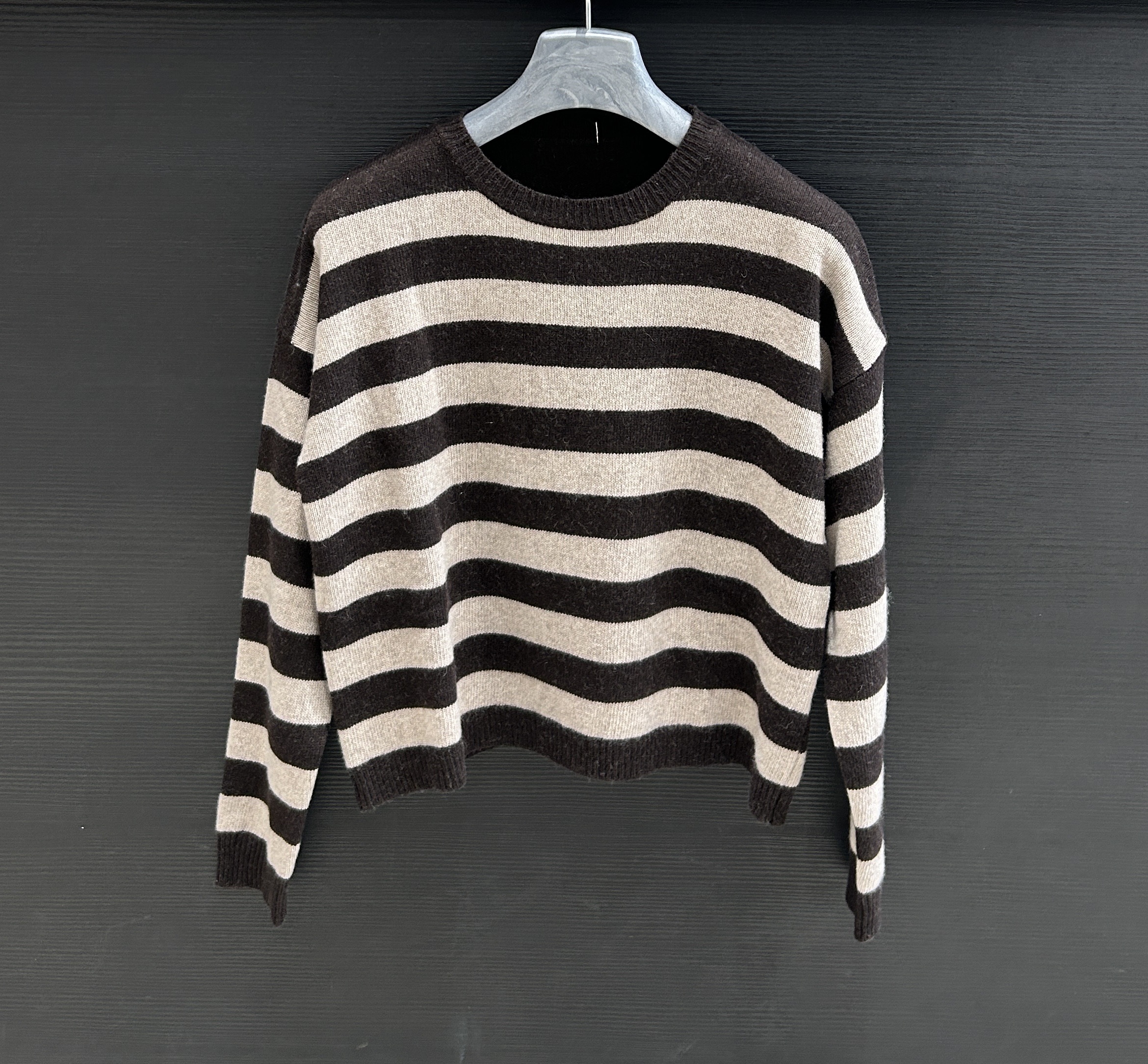 Lockerer gestreifter Pullover