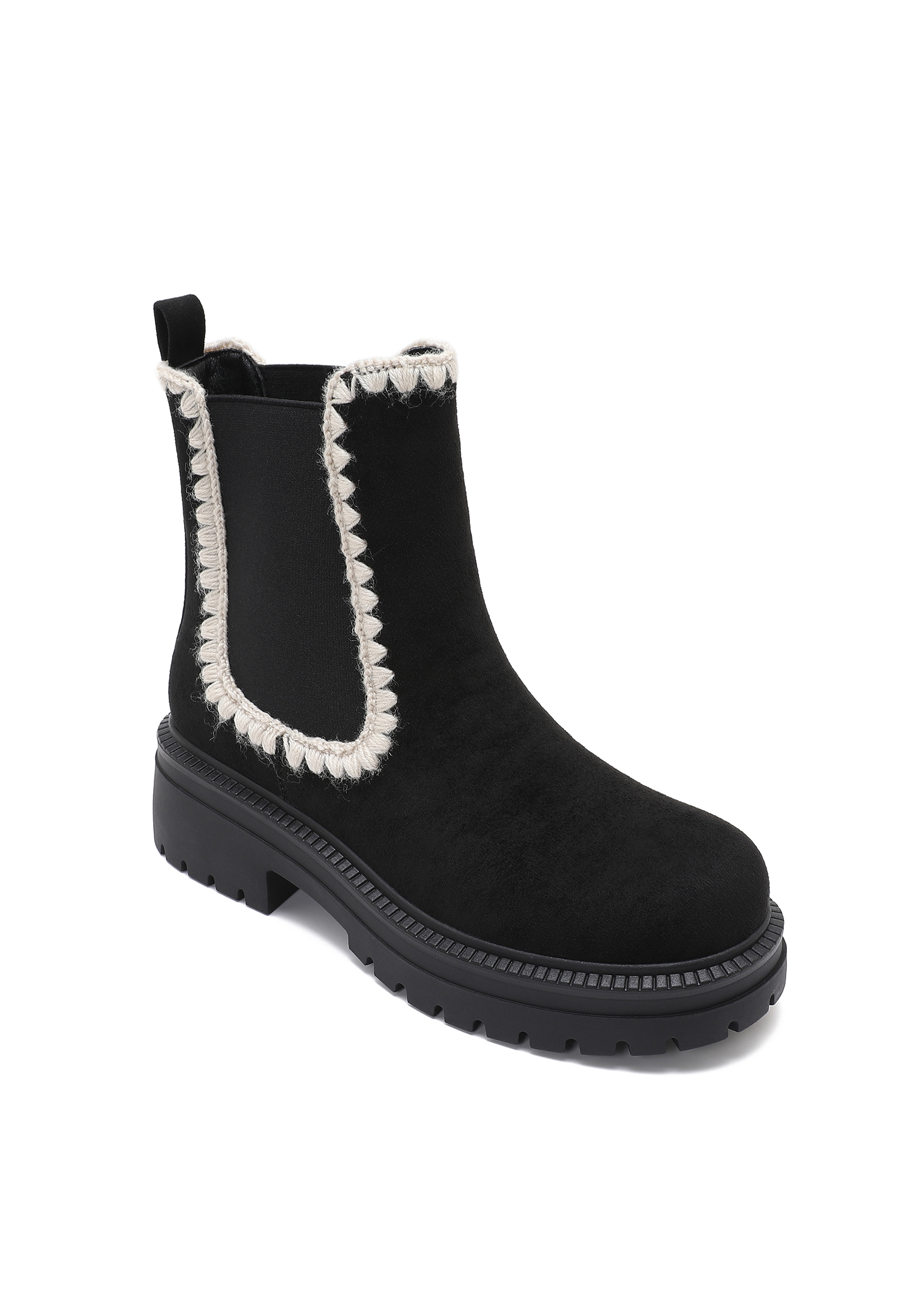 Chelsea-Boots mit markanter Traktorsohle