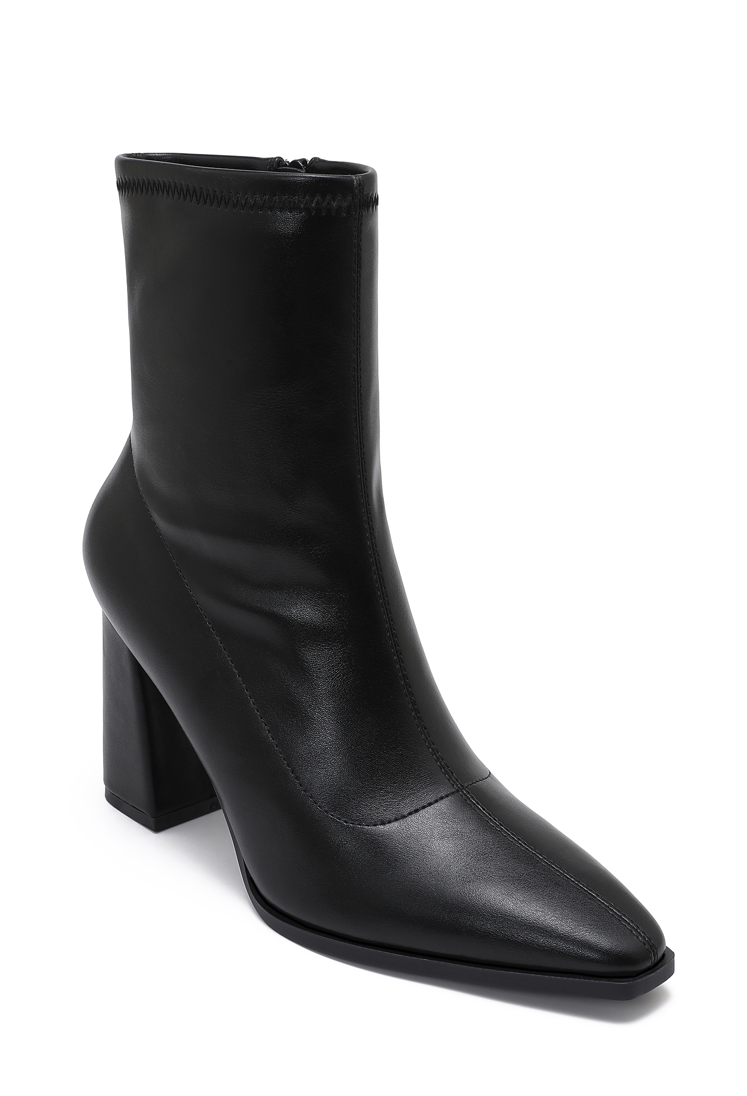 Kurzschaft-Stiefeletten mit Spitz zulaufender Kappe und Blockabsatz