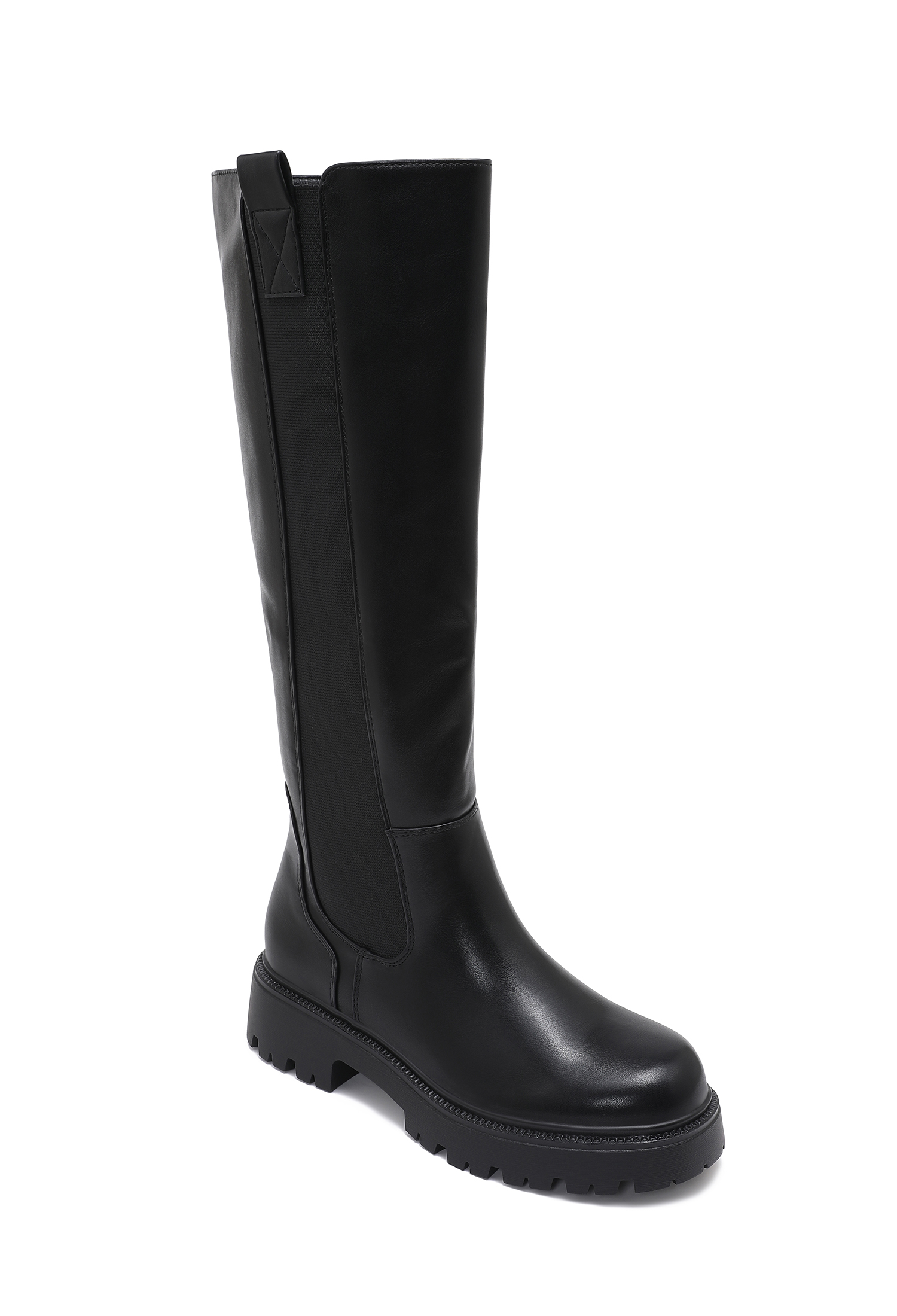 Massive Stiefel mit Traktorsohle und Knopfdetail