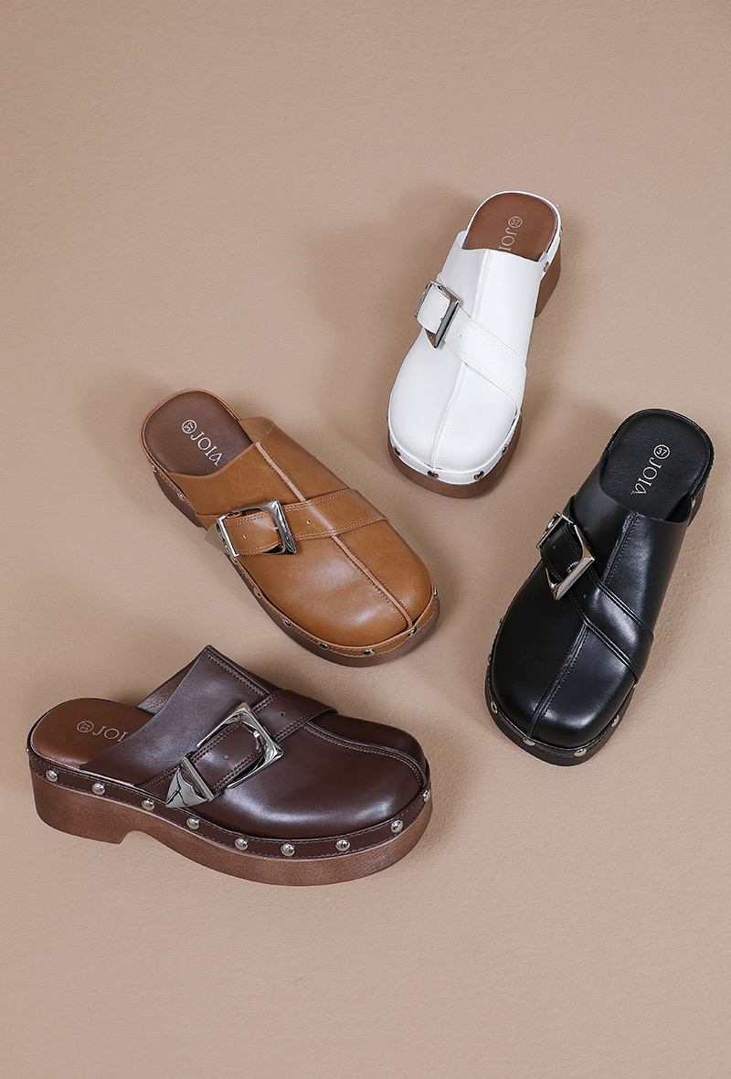 Mokassins und Halbschuhe