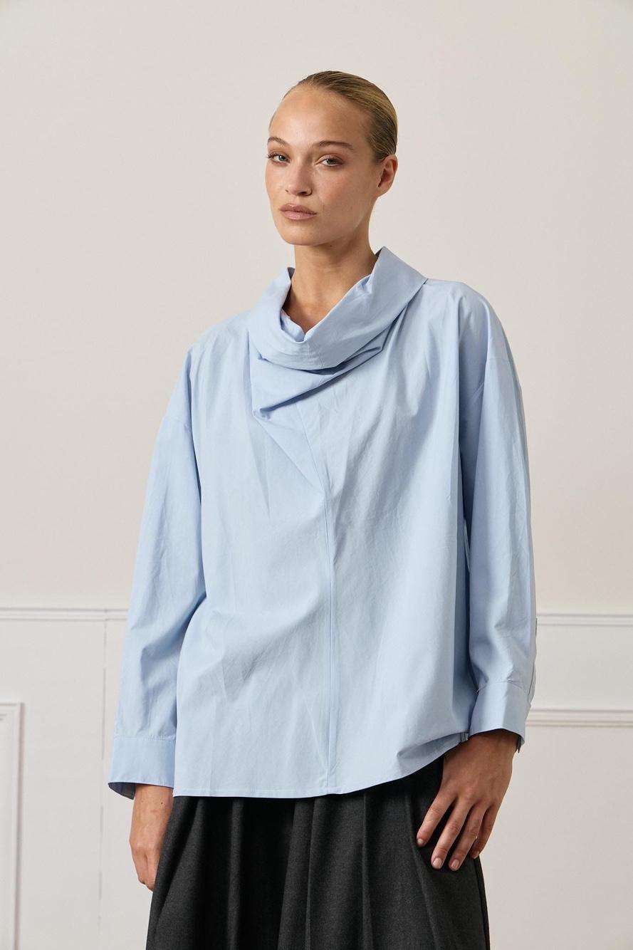 Bluse mit Wasserfallausschnitt