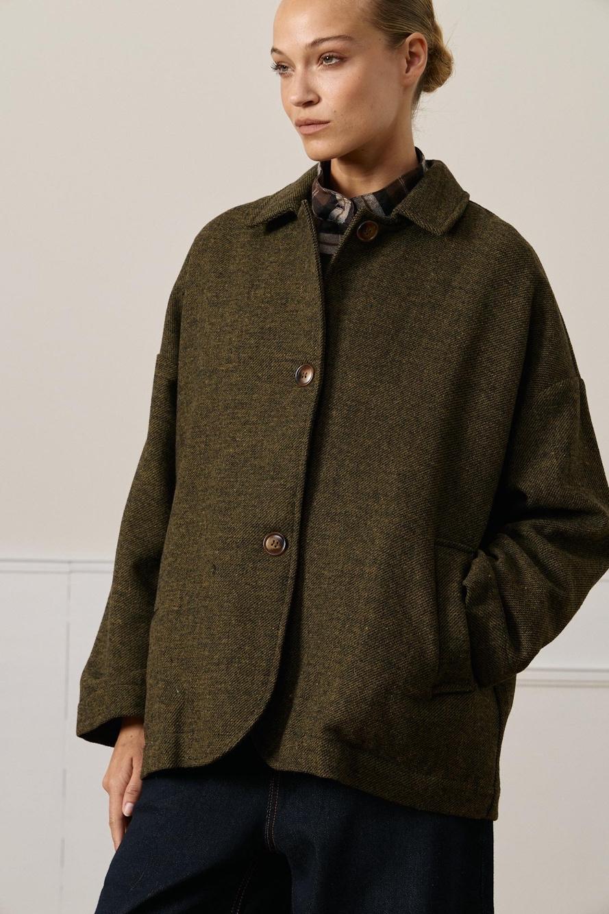 Locker sitzende Hemdjacke