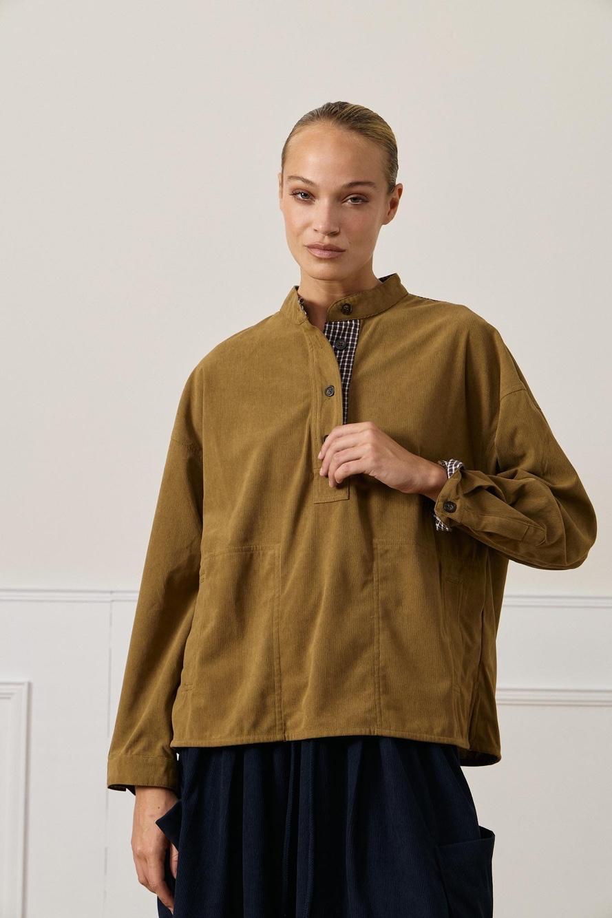 Oversized Bluse mit Stehkragen