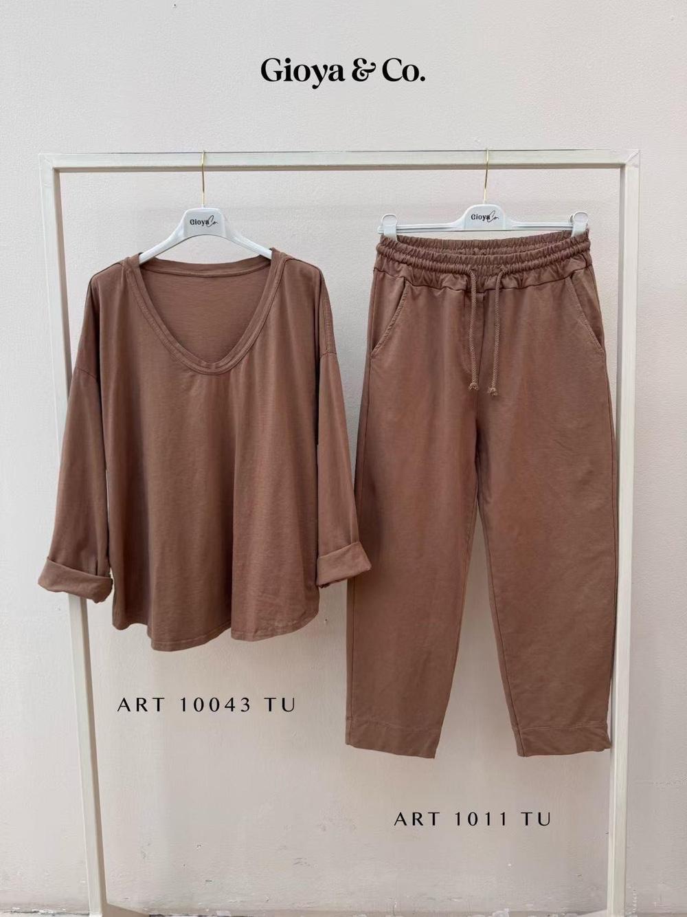 Oversize T-Shirt mit V-Ausschnitt