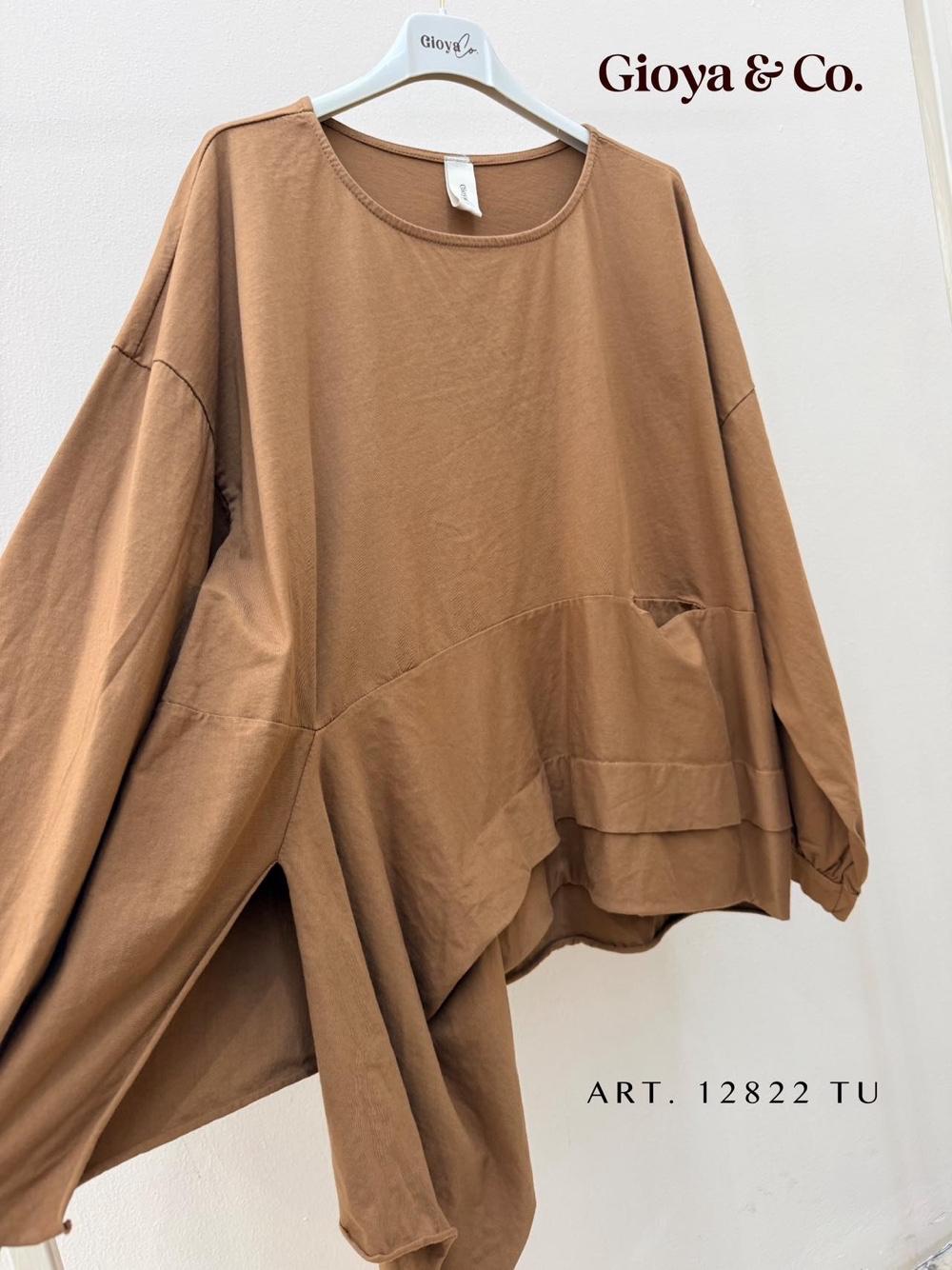 Asymmetrisches Oversize-Top