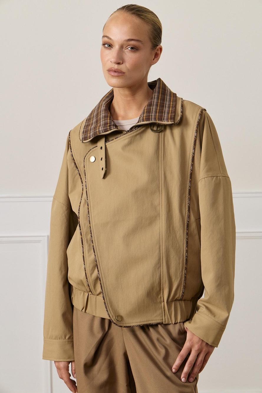 Lockere Jacke mit Hemdkragen