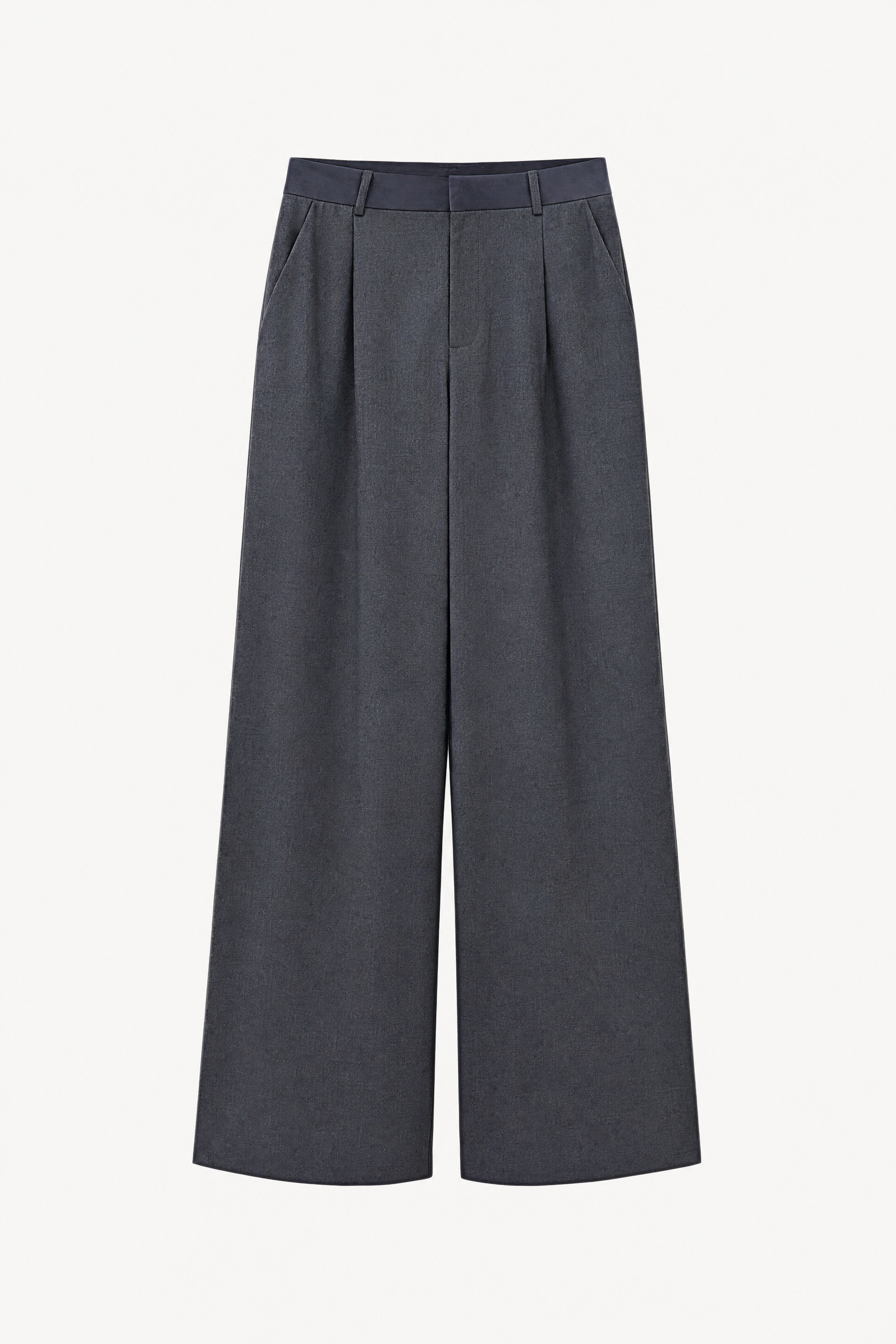 Weite Hose mit Falten