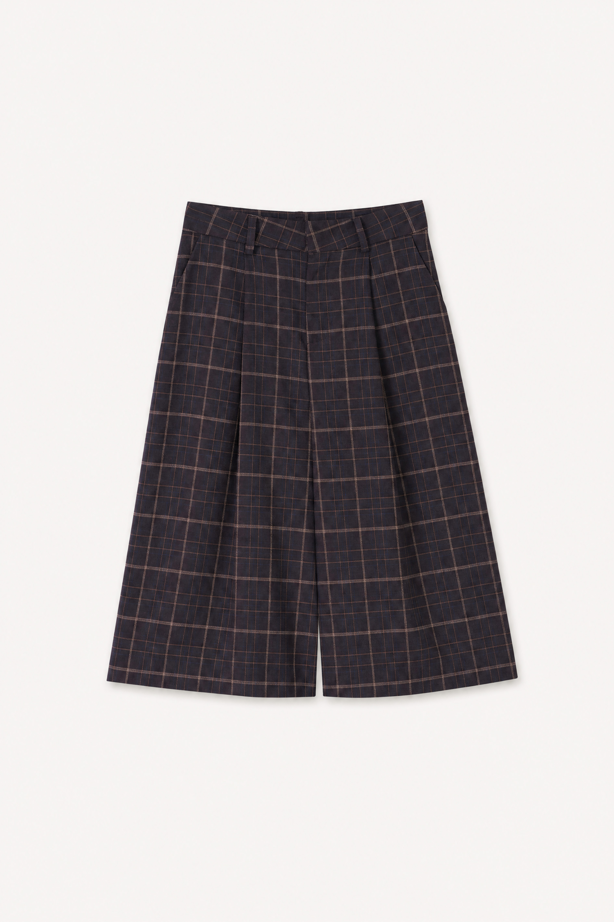 Bermudashorts mit Falten bis zum Knie