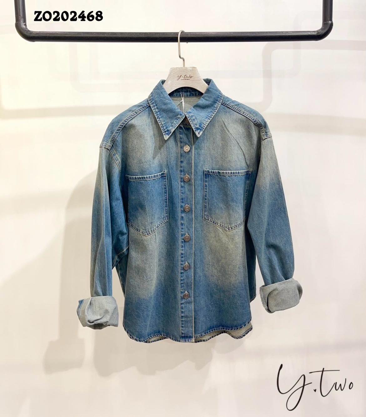 Oversize Jeansjacke mit Nieten