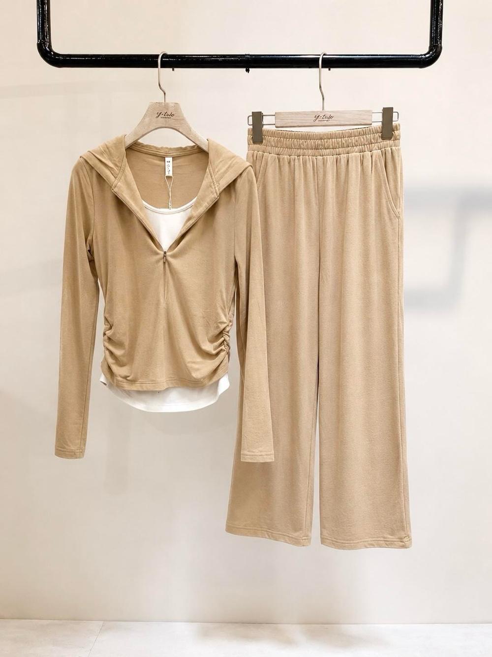 Wide-Leg Hose
