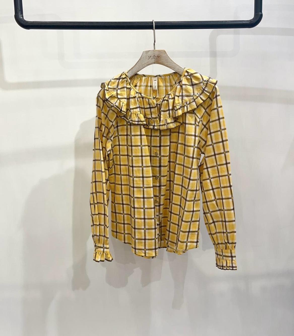 Bluse mit Rüsche und Bischofsärmel