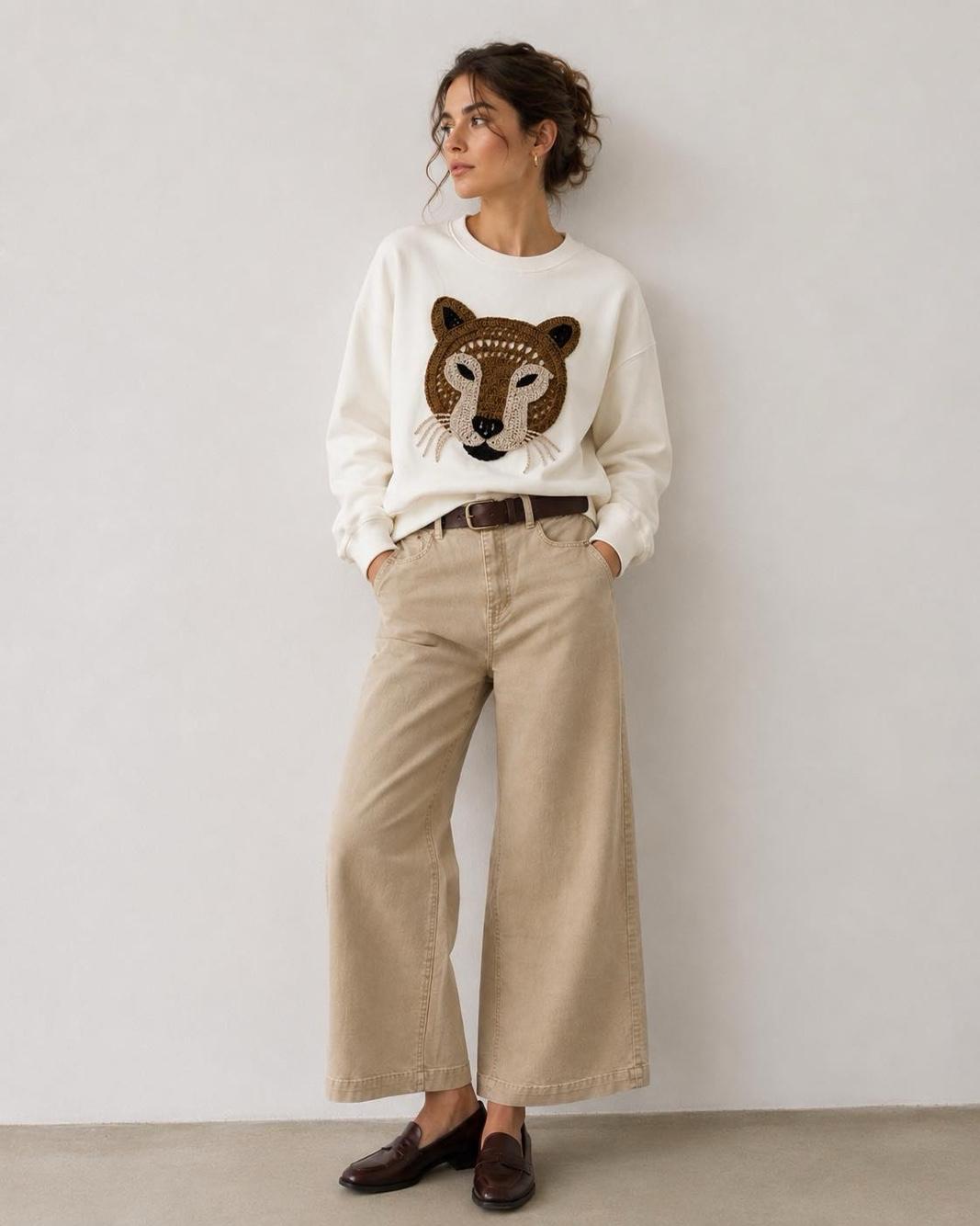 Lockerer Sweatshirt mit Stickerei