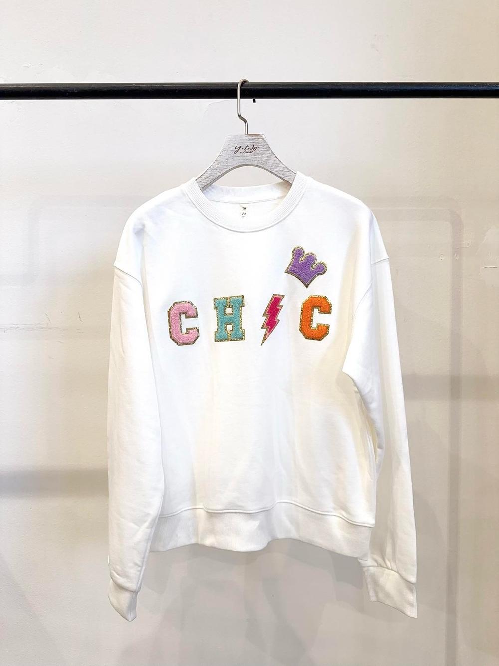 Lockeres Sweatshirt mit Aufnähern