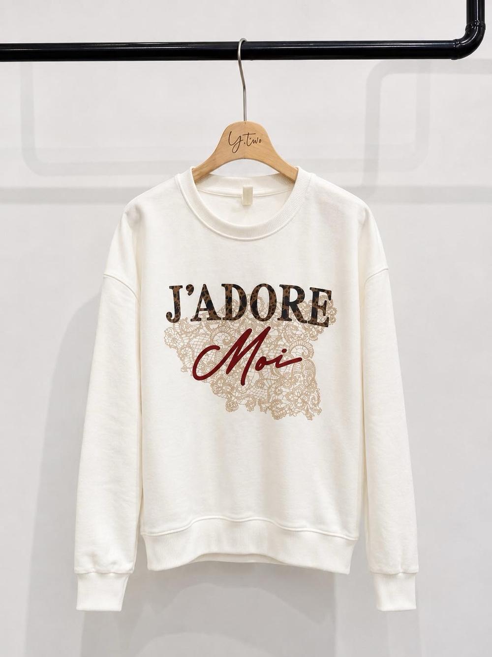 Lockerer Kapuzinerpullover mit Print