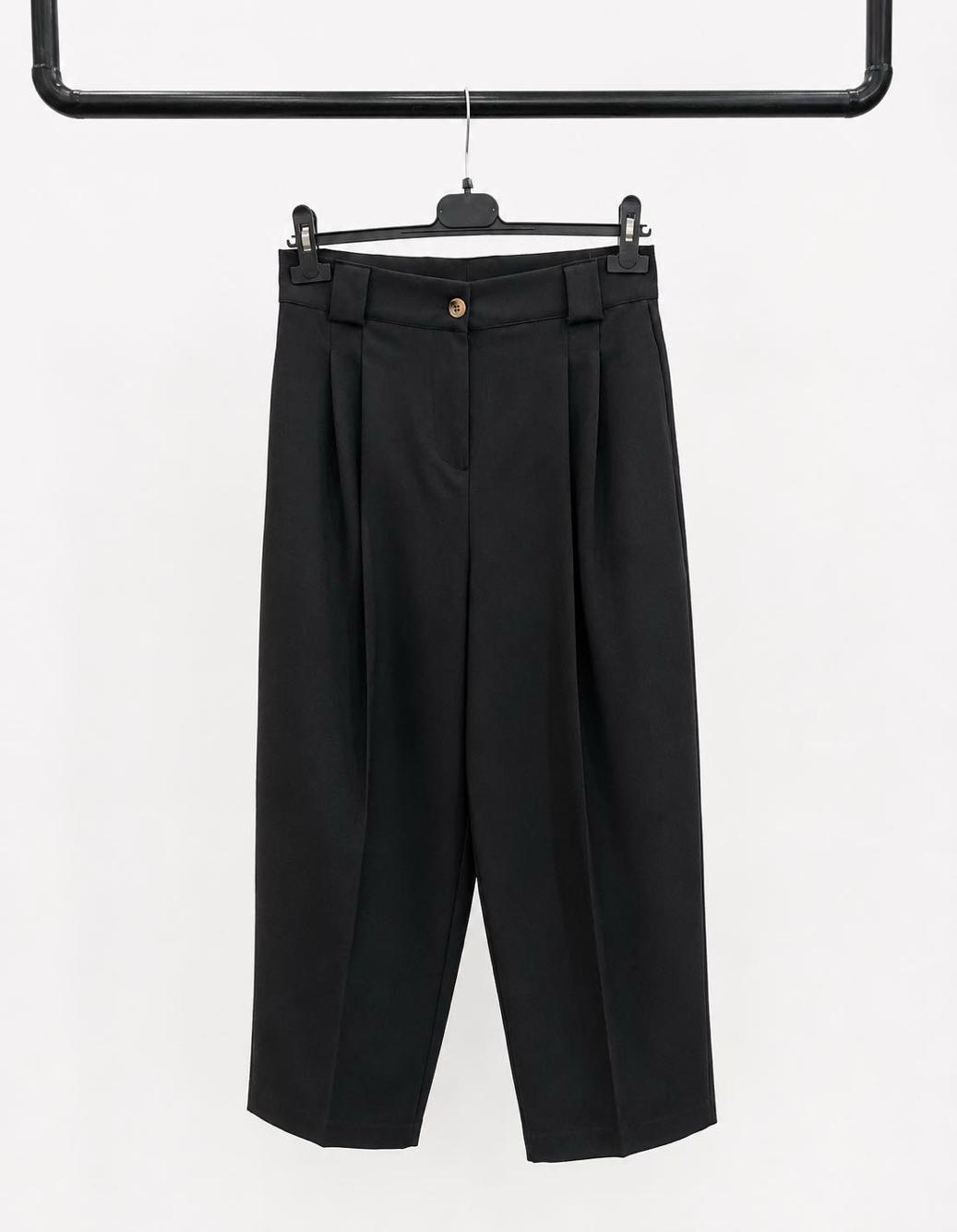 Hose mit geradem Bein und Bundfalten