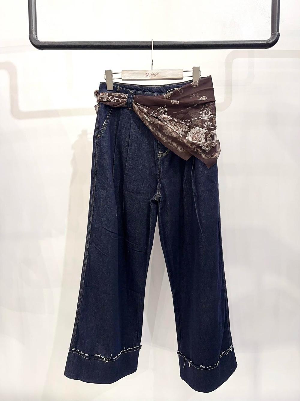 Wide-Leg-Jeans mit Falten